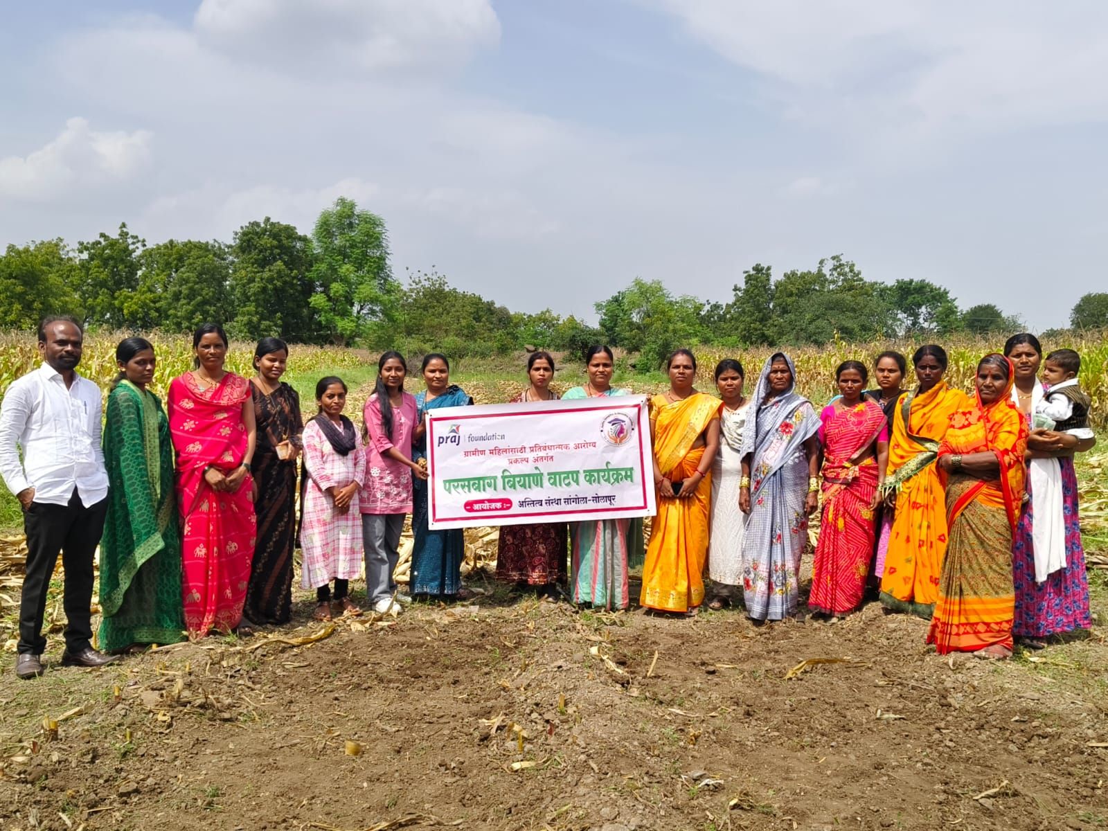 Kitchen-garden seed distribution with women farmers